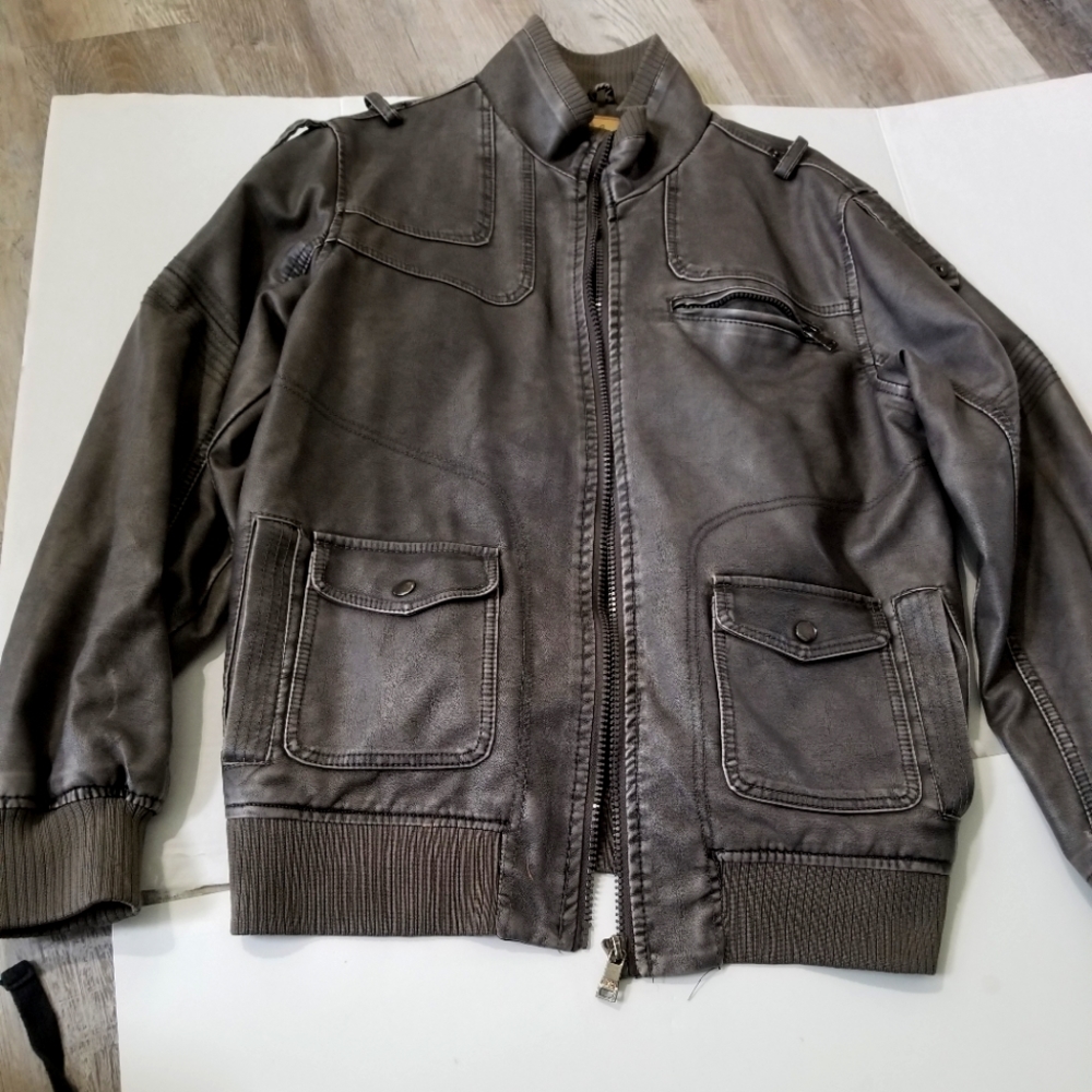 Gray jacket size xl  but ina more juniors size
